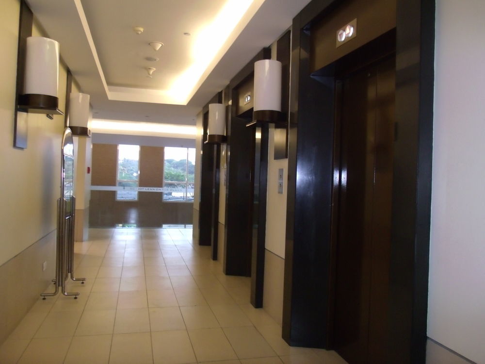 South Of Market Private Residences Taguig Exterior photo