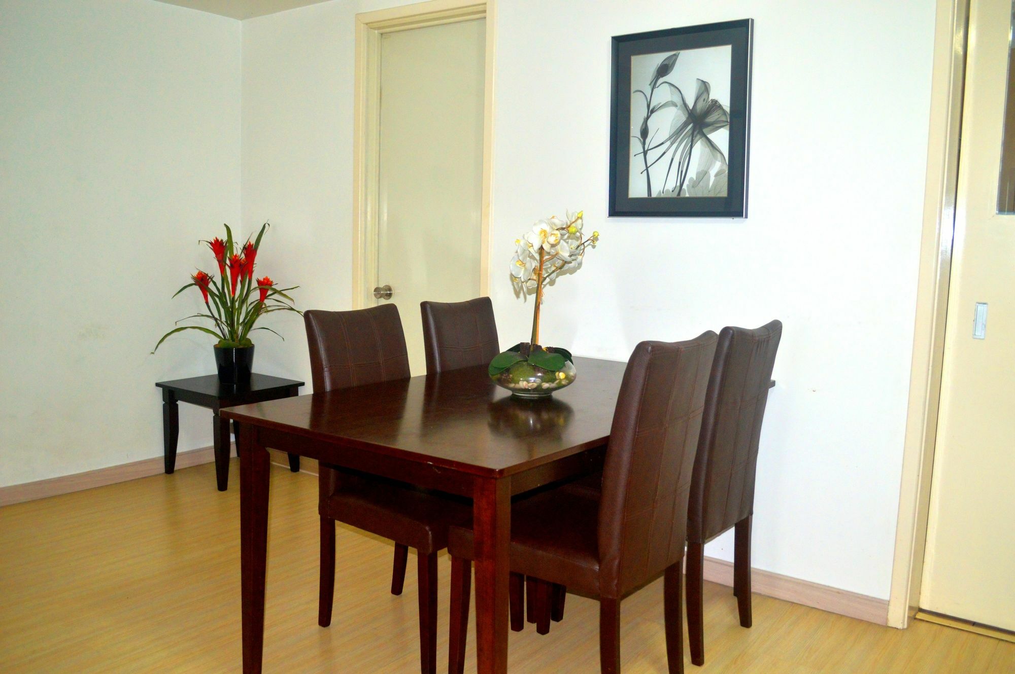 South Of Market Private Residences Taguig Exterior photo